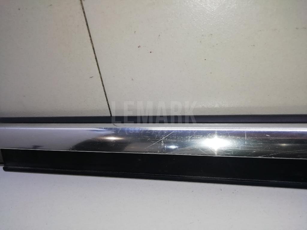 Накладка стекла переднего левого