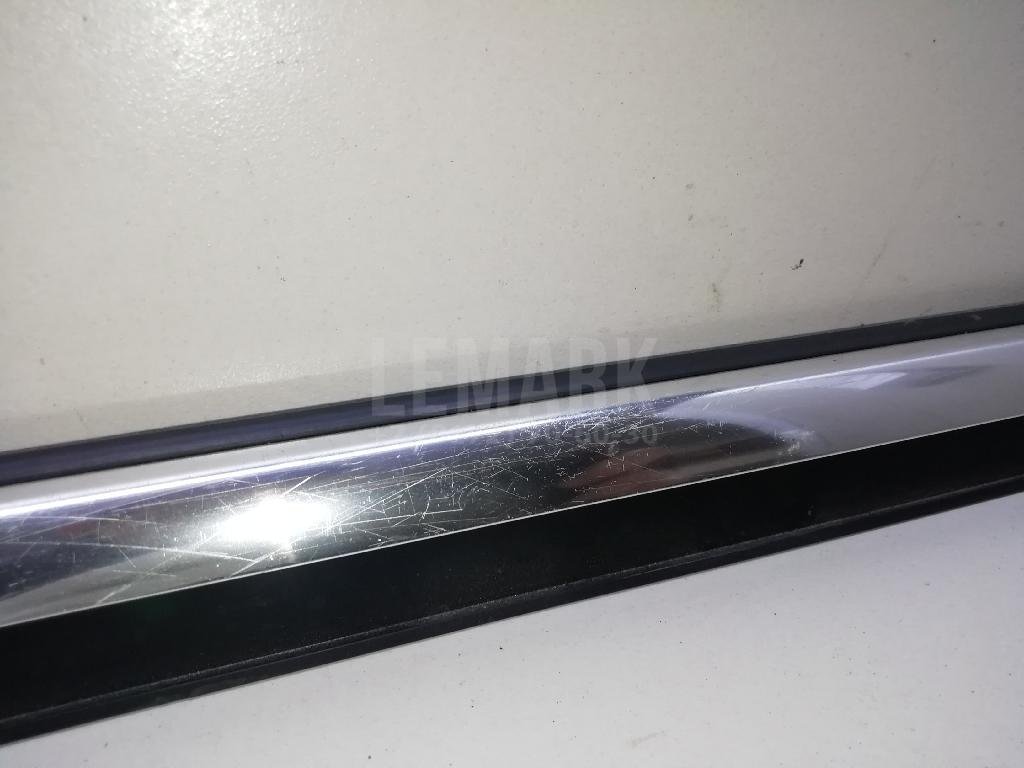 Накладка стекла переднего левого