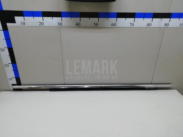 Накладка стекла переднего левого