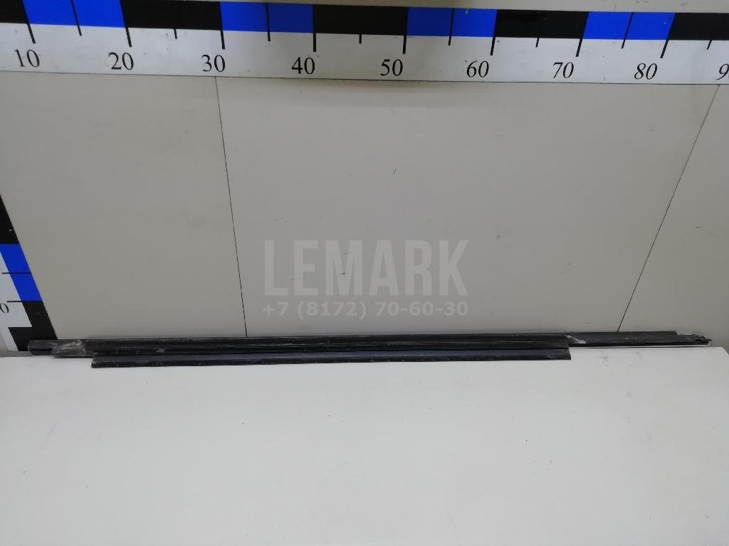 Накладка стекла переднего левого