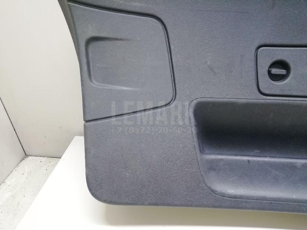 Обшивка двери багажника