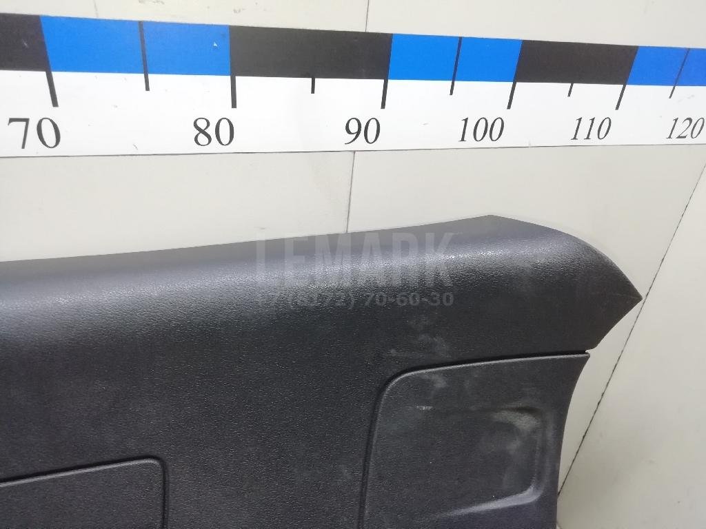 Обшивка двери багажника