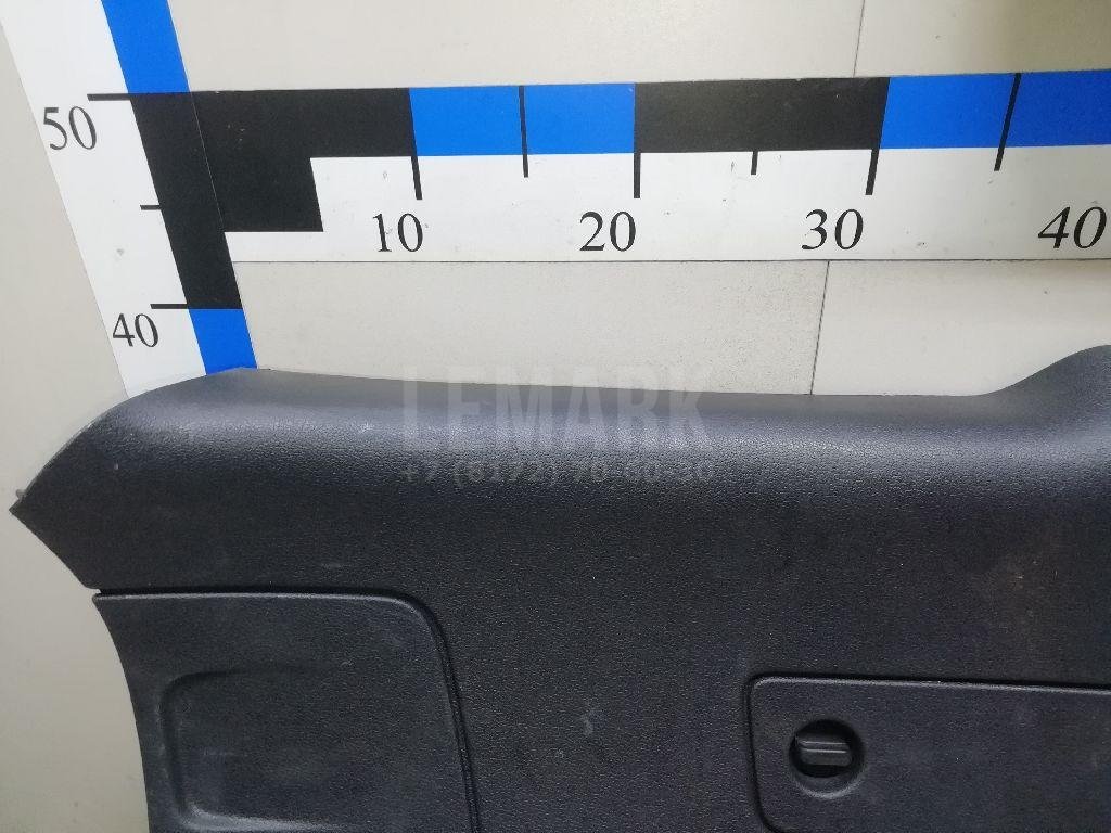 Обшивка двери багажника