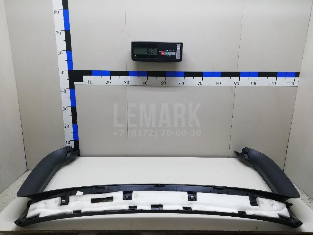 Обшивка двери багажника