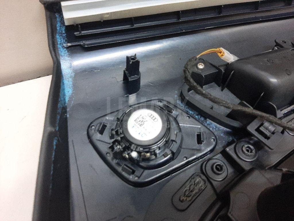 Обшивка двери задней левой