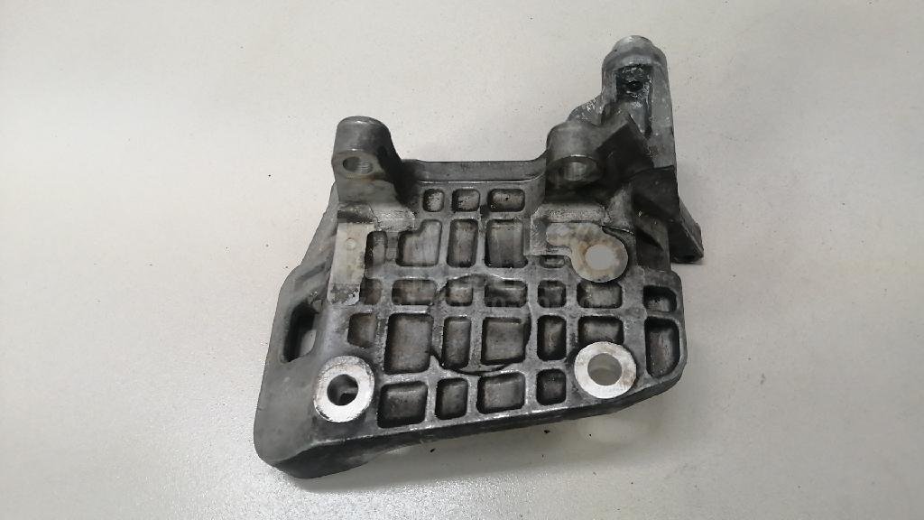 Кронштейн генератора для  Audi 100 [C4] 1991-1994