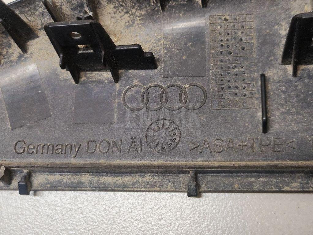 Накладка зеркала левого