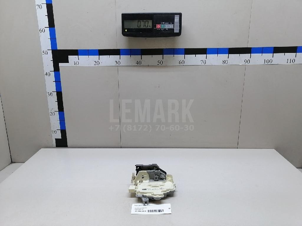 Замок двери передней правой