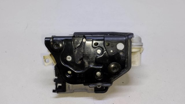 Замок двери передней правой