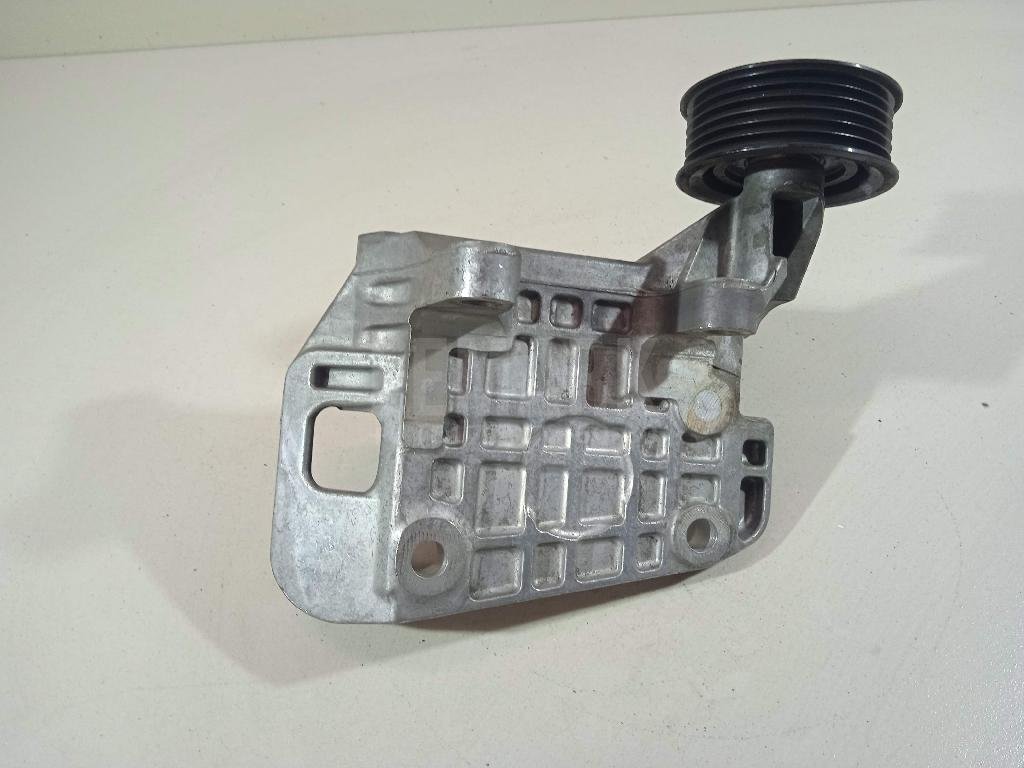 Кронштейн генератора для  Alfa Romeo Giulietta 2010-2020