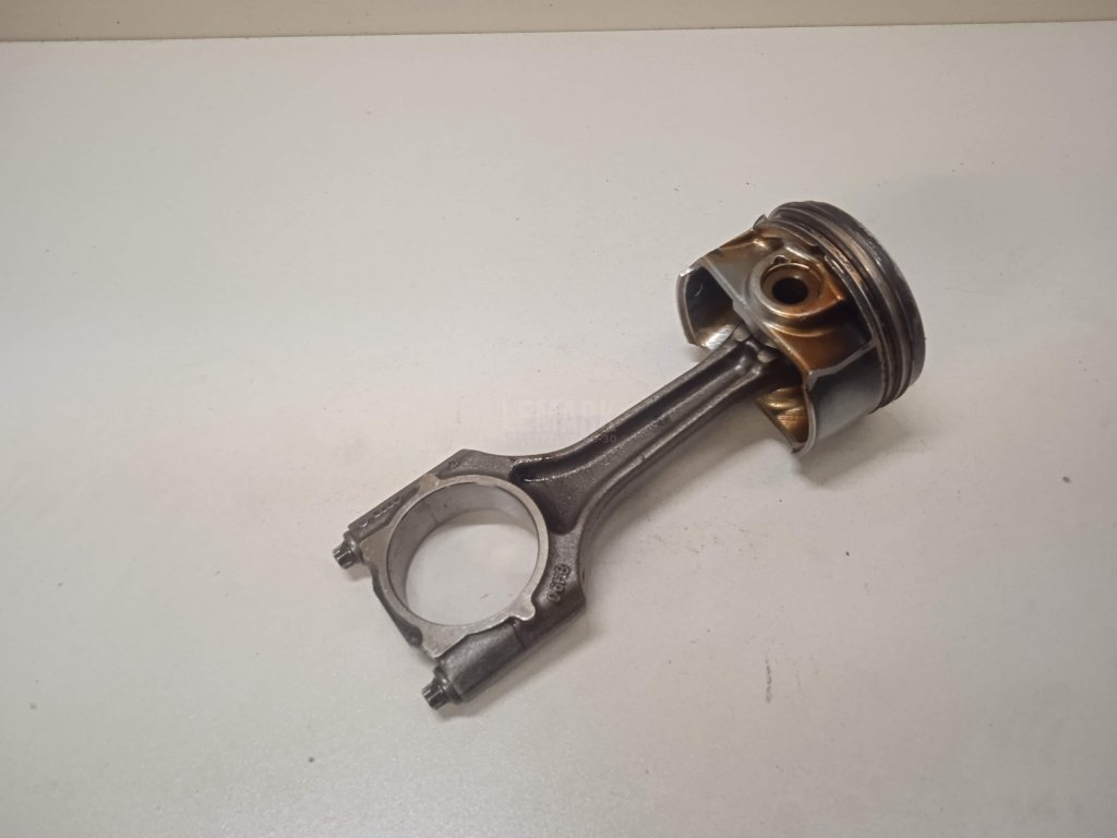 Поршень с шатуном