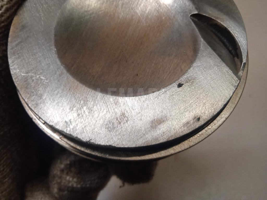 Поршень с шатуном