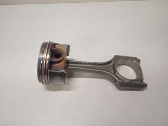 Поршень с шатуном