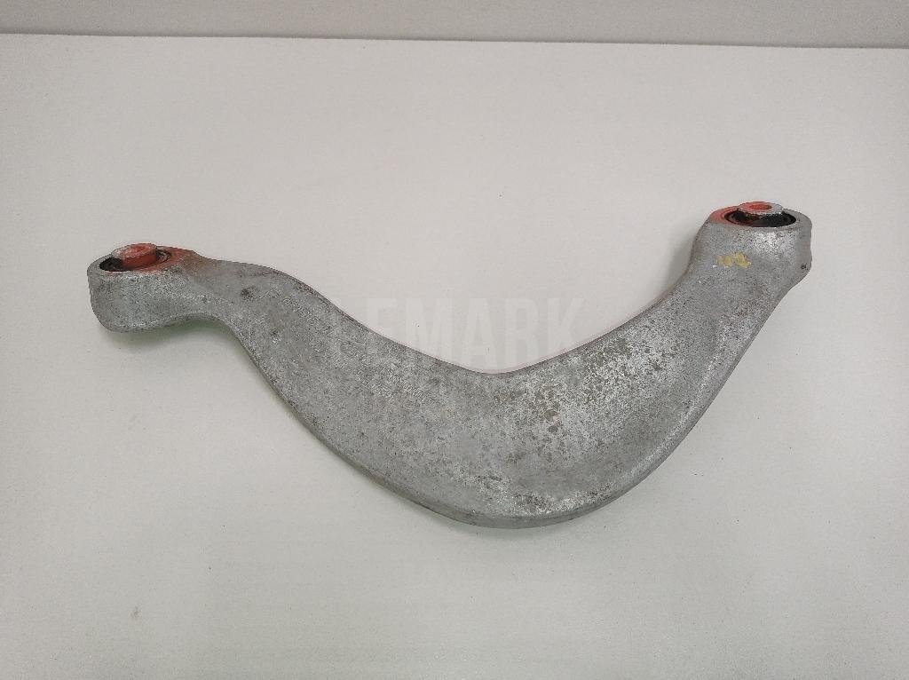 Рычаг задний верхний правый