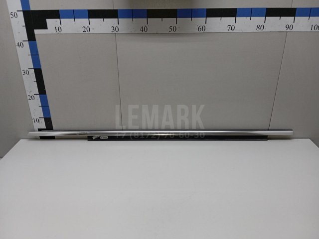 Накладка стекла переднего левого