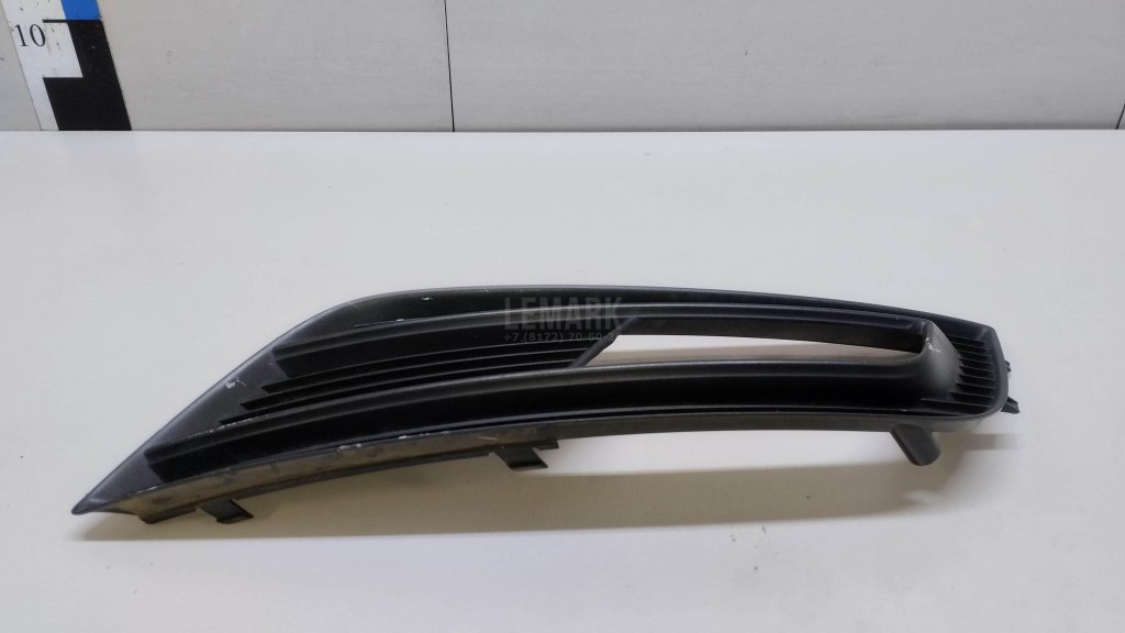 Решетка в бампер правая