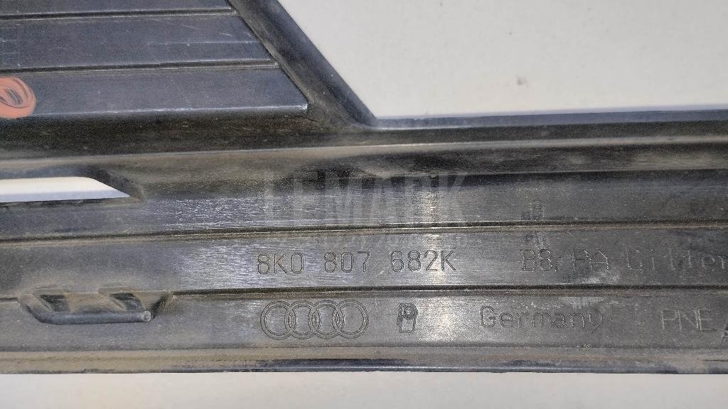 Решетка в бампер правая