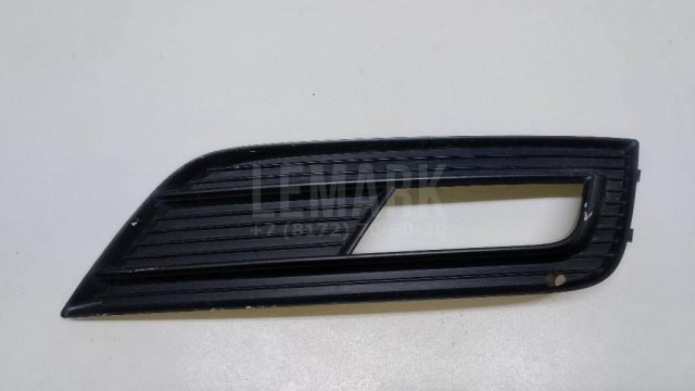 Решетка в бампер правая