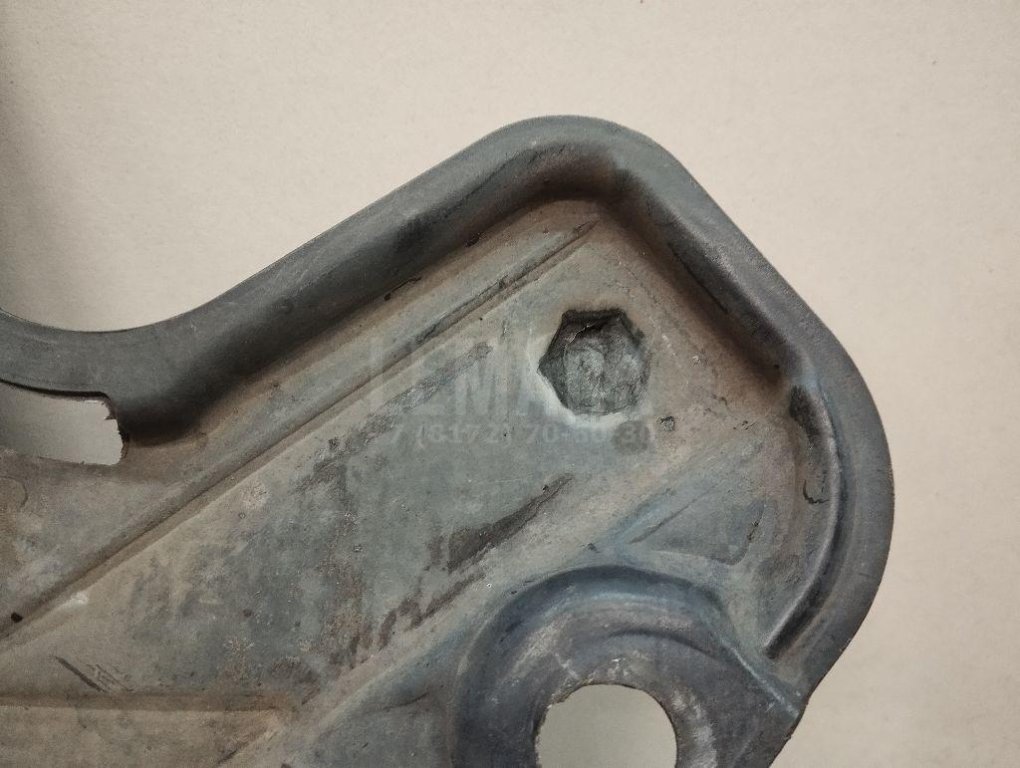 Пыльник двигателя