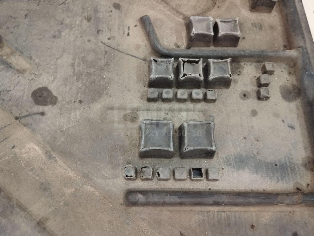 Пыльник двигателя