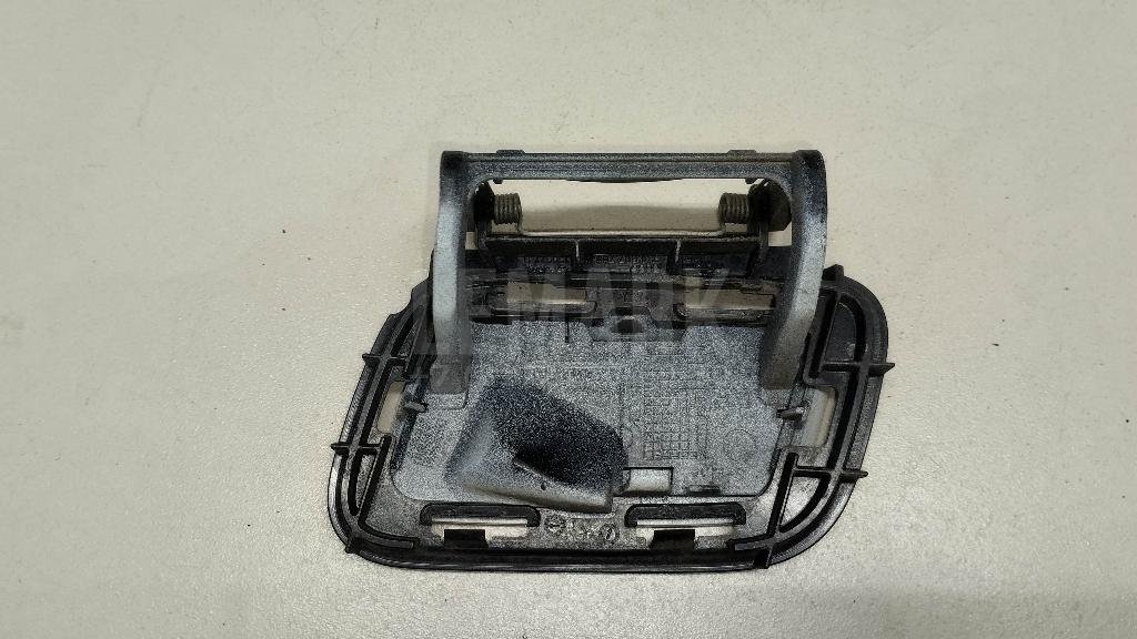 Крышка форсунки омывателя