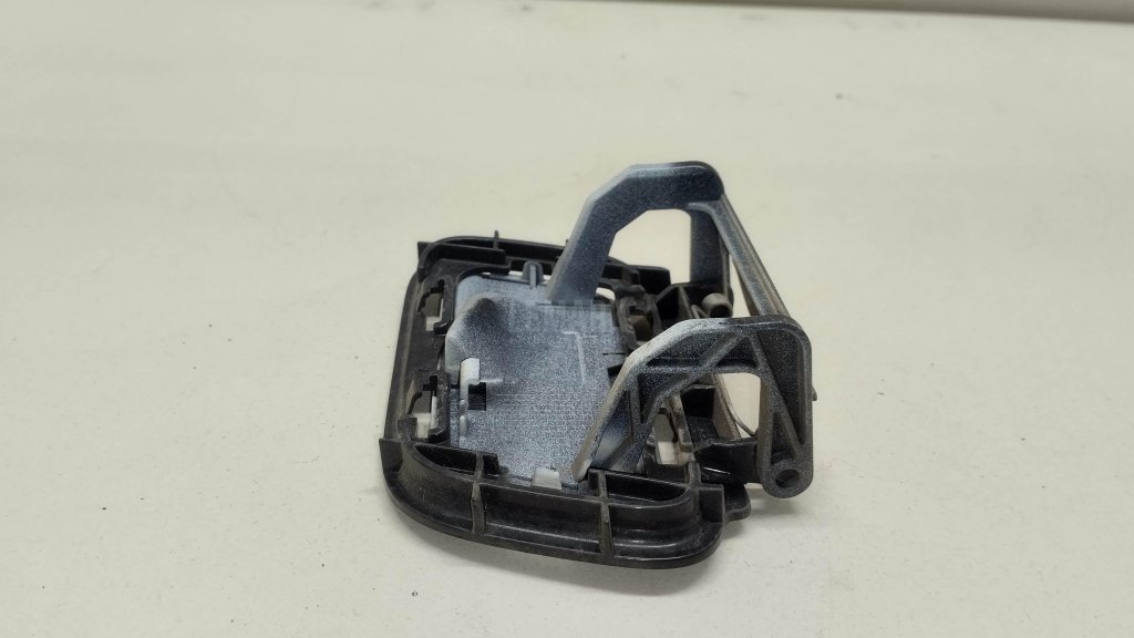 Крышка форсунки омывателя