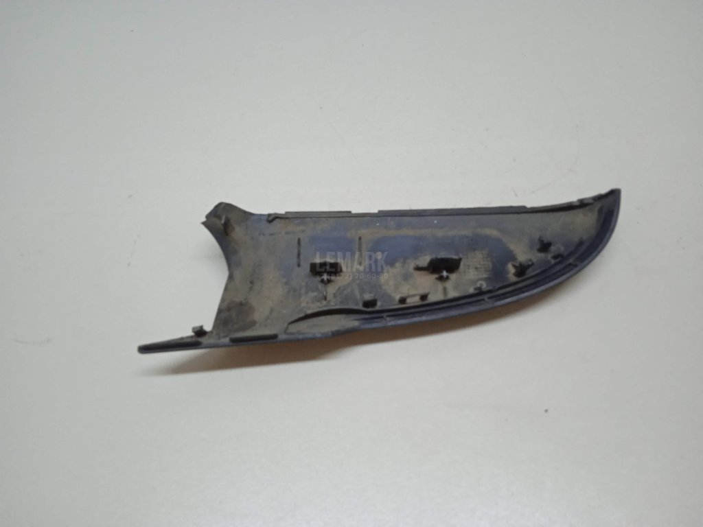 Накладка зеркала левого