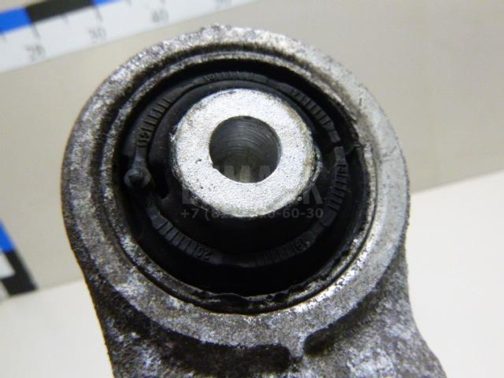 Рычаг задний нижний правый