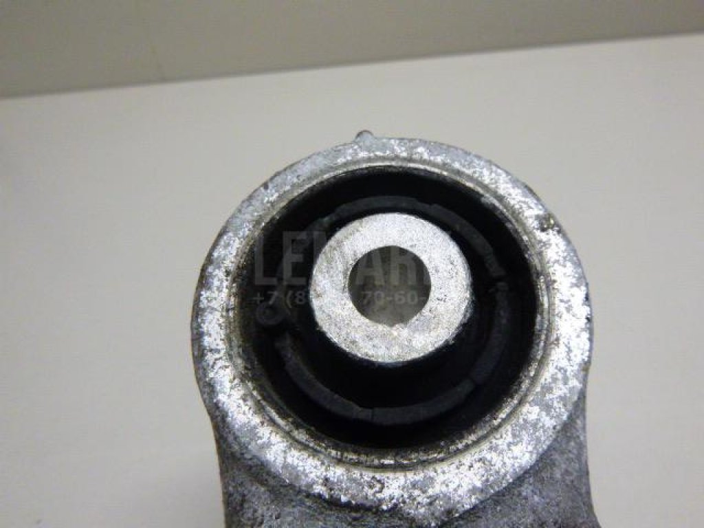 Рычаг задний нижний правый