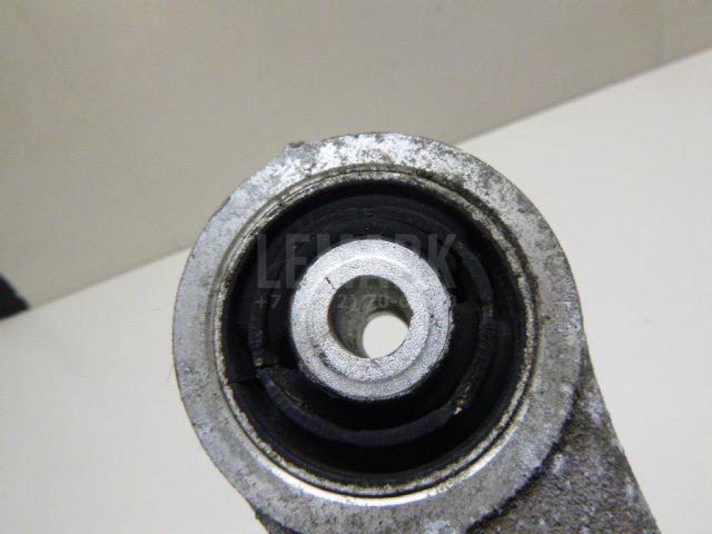 Рычаг задний нижний правый