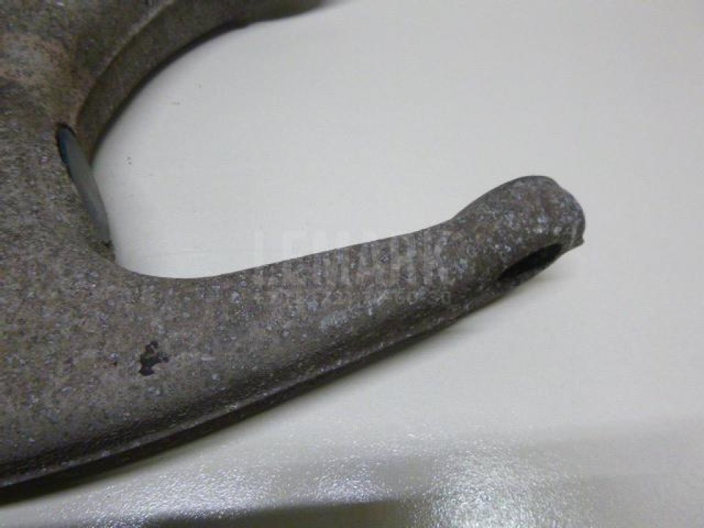 Рычаг задний нижний правый