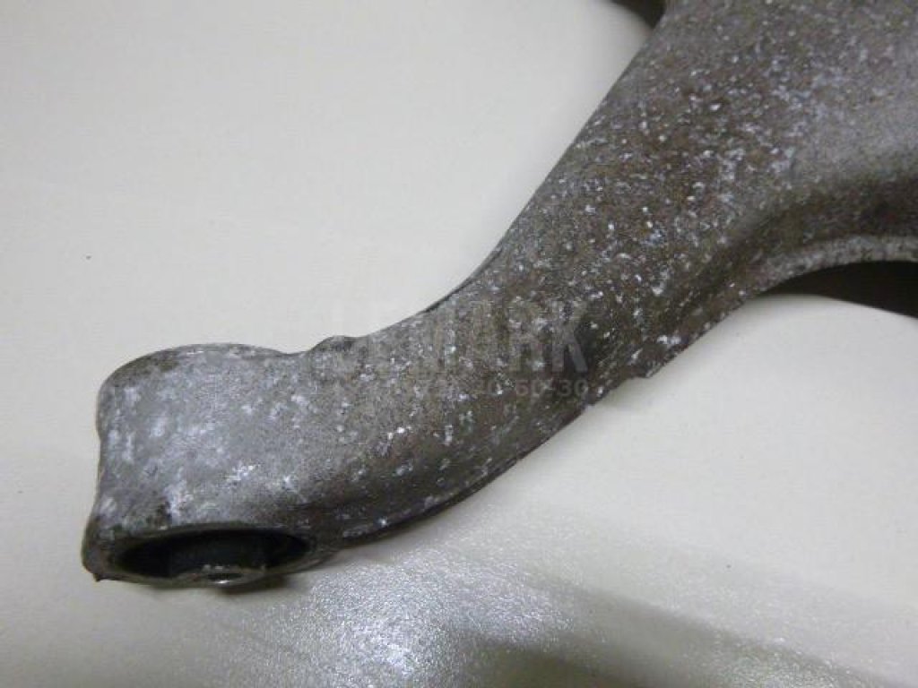 Рычаг задний нижний правый