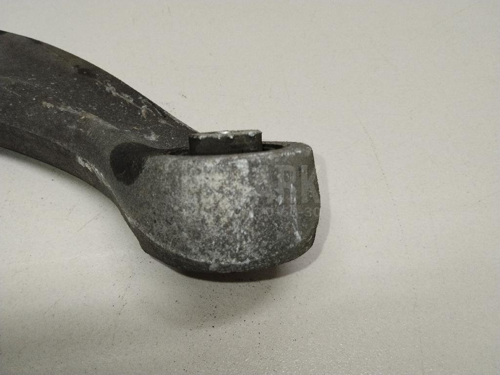 Рычаг задний верхний правый