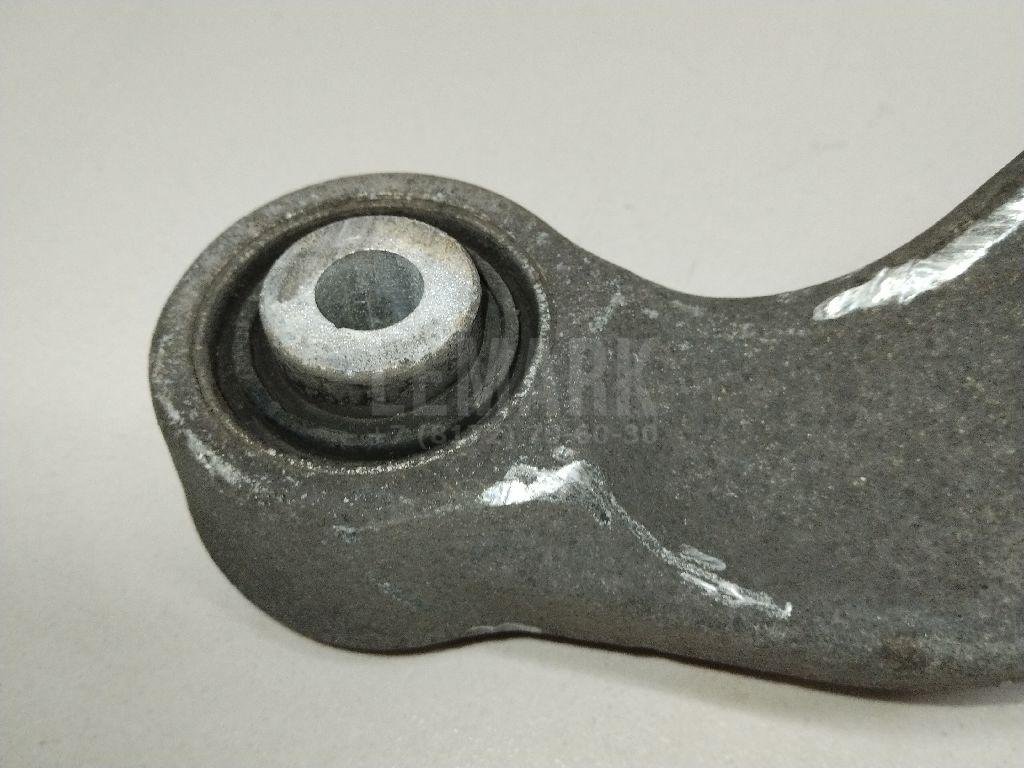 Рычаг задний верхний правый