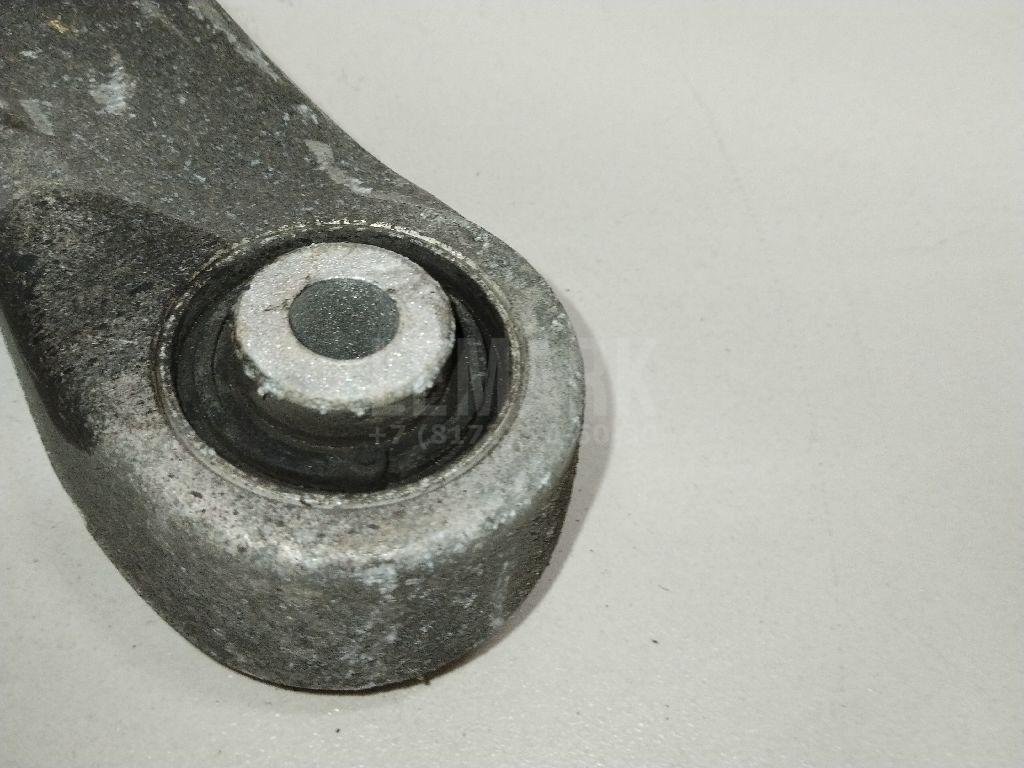 Рычаг задний верхний правый