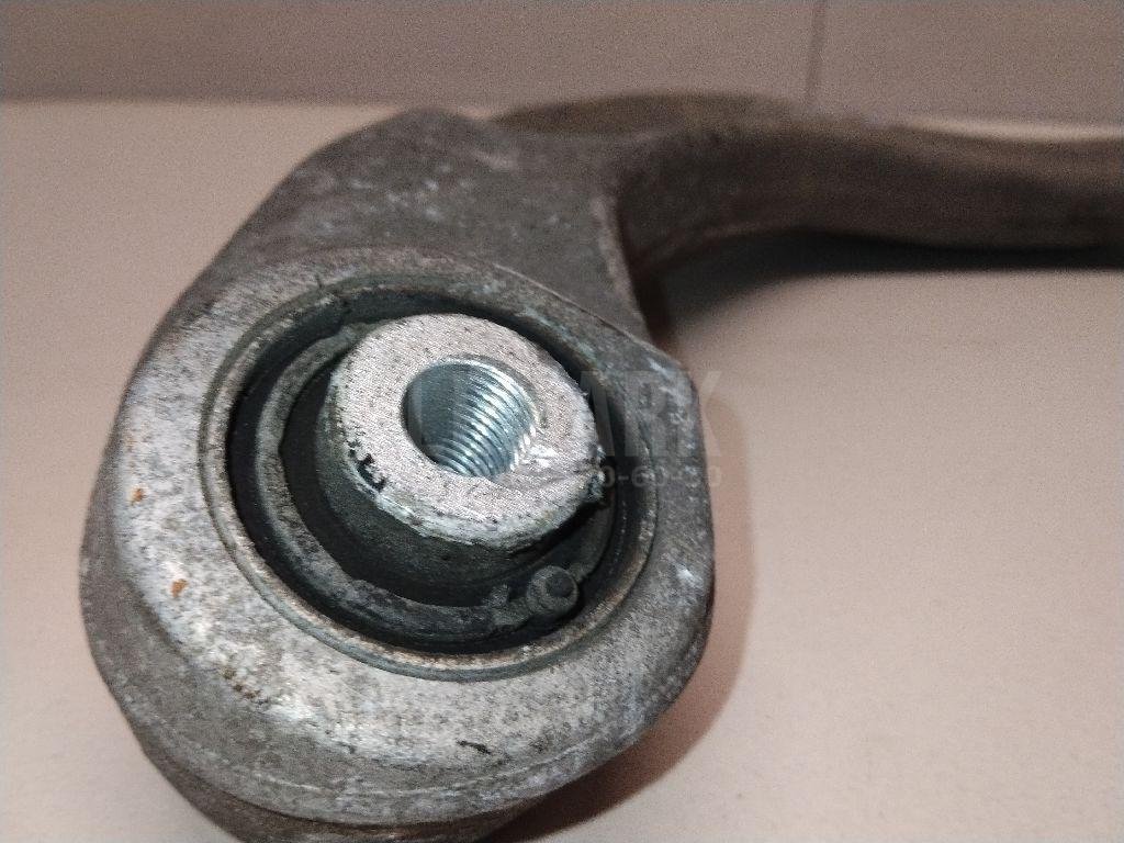 Рычаг задний верхний правый