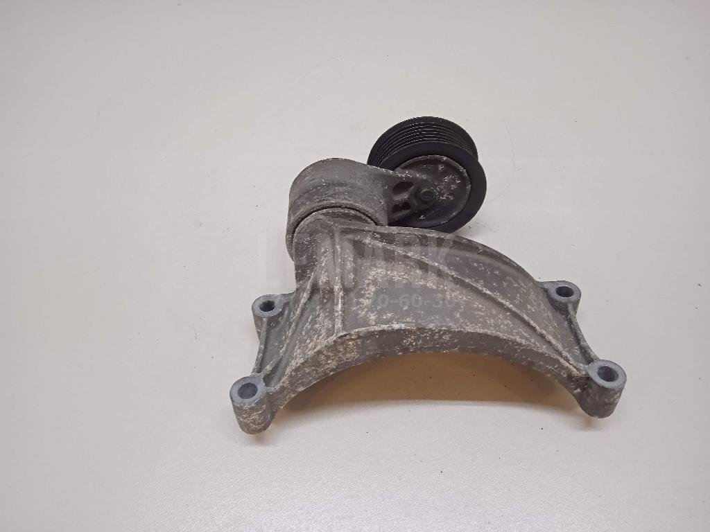 Ролик руч.ремня с кронштейном