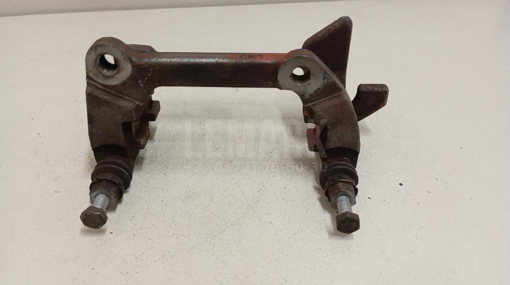 Скоба суппорта заднего правого