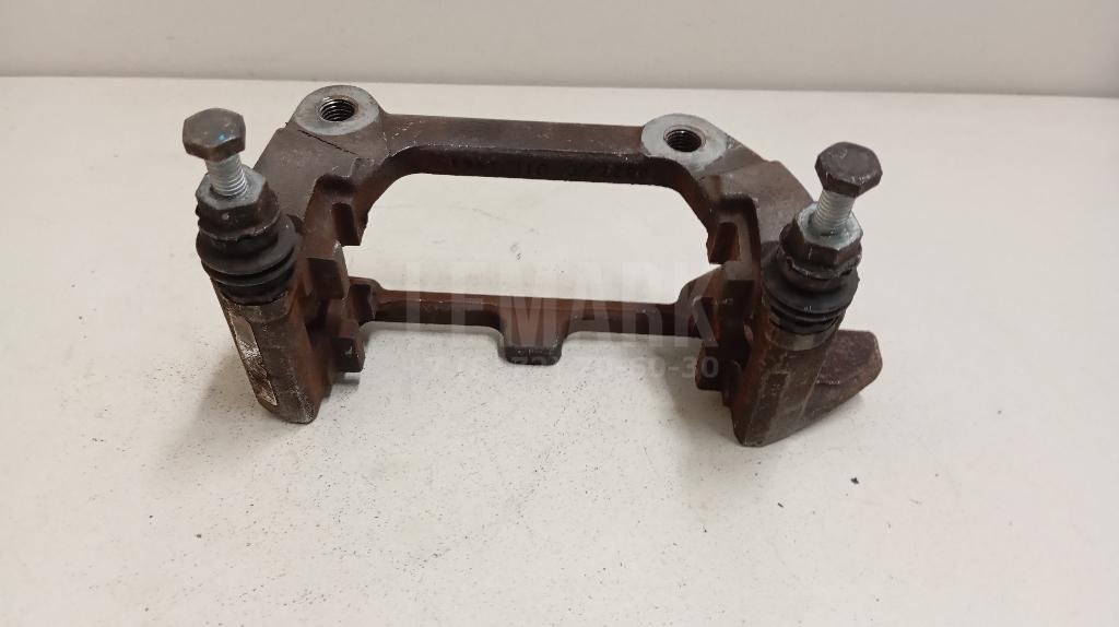 Скоба суппорта заднего правого