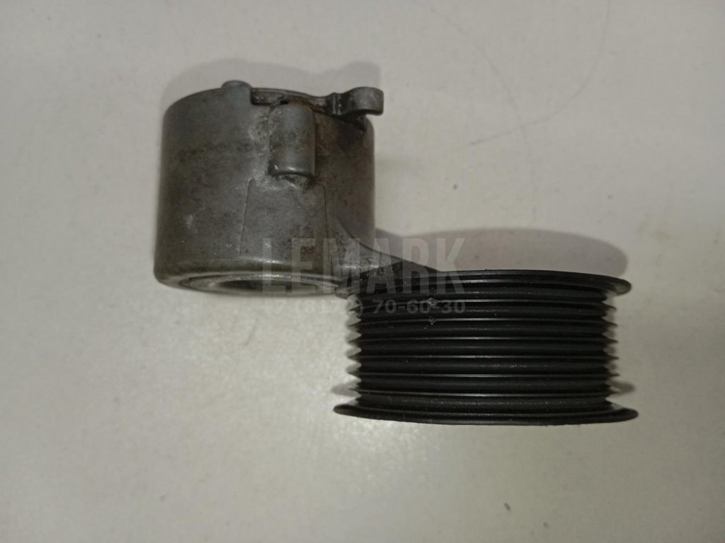 Ролик руч.ремня с кронштейном