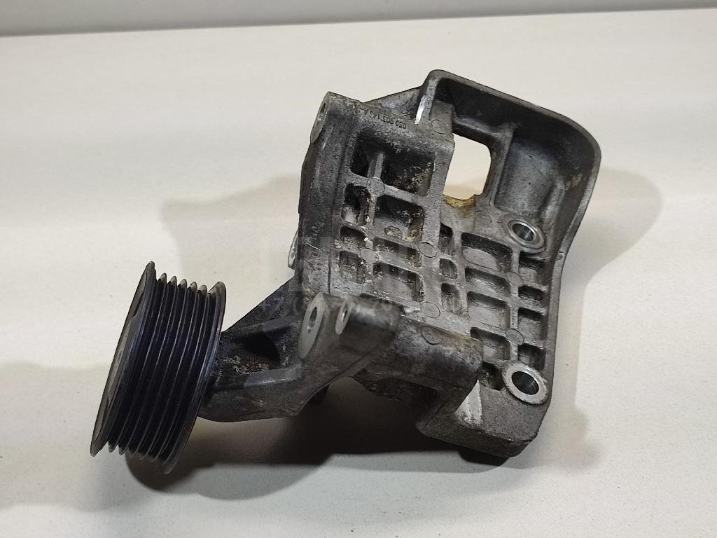 Кронштейн генератора для  Audi 100 [C4] 1991-1994