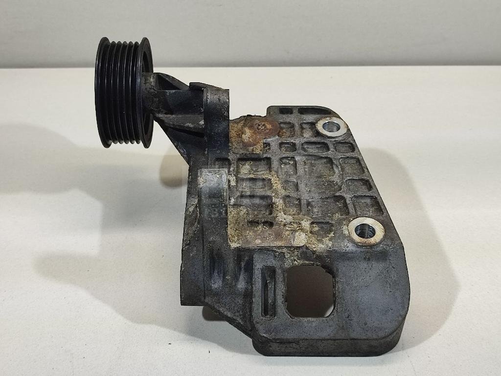 Кронштейн генератора для  Audi 100 [C4] 1991-1994