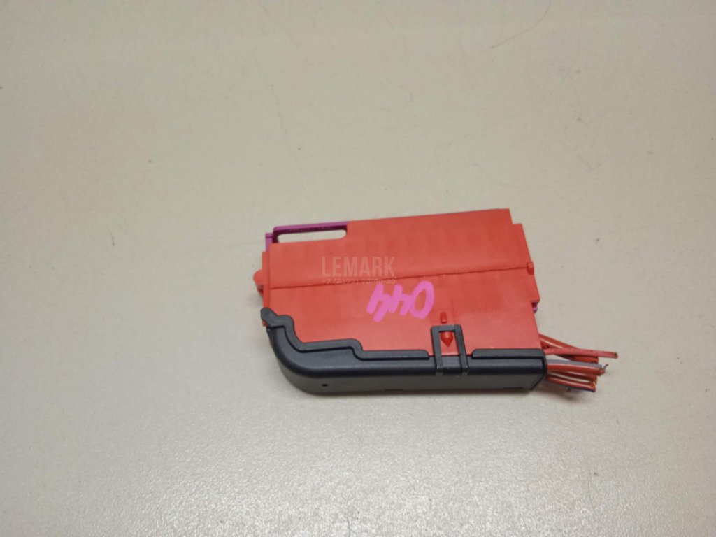 Блок предохранителей для  Astra HD 8 2005-2011