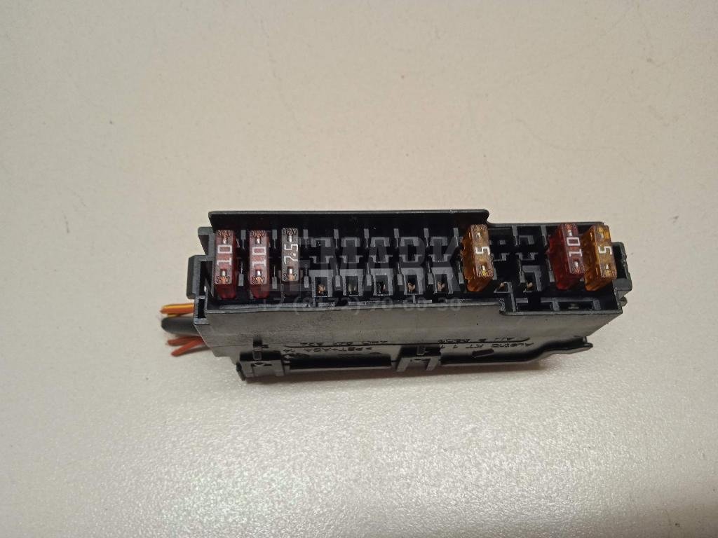 Блок предохранителей