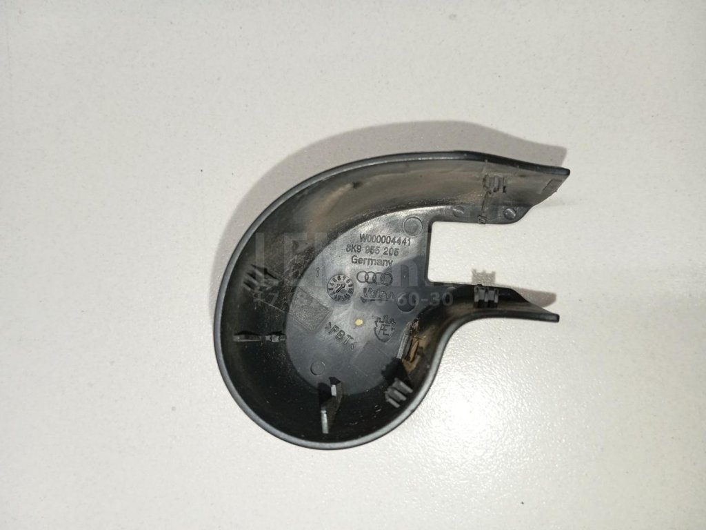 Крышка поводка стеклоочистителя