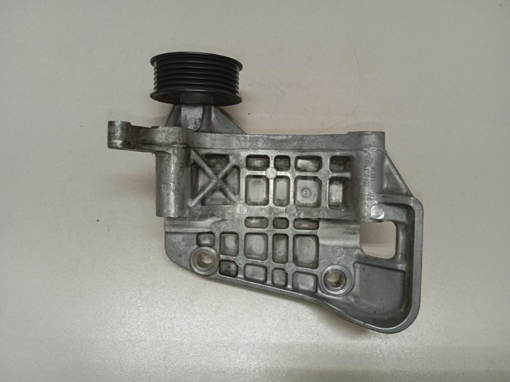 Кронштейн генератора для  Acura MDX 2001-2006