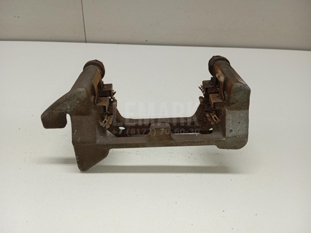 Скоба суппорта заднего левого