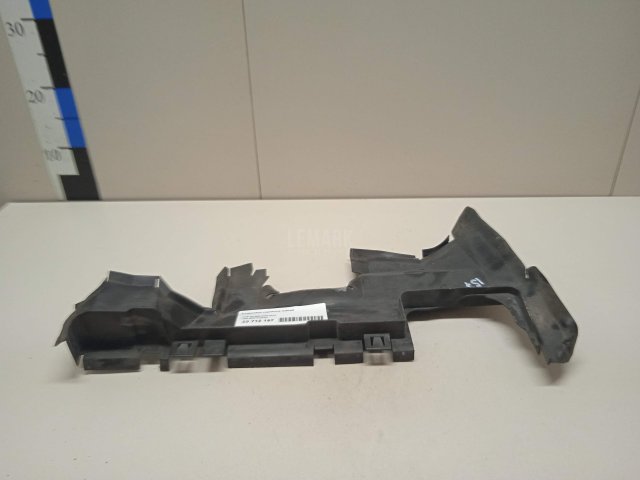 Воздуховод радиатора правый