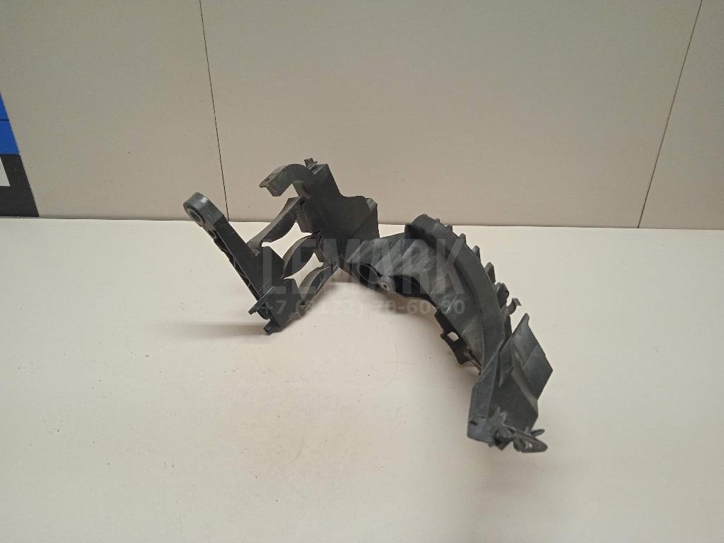 Кронштейн фар правый