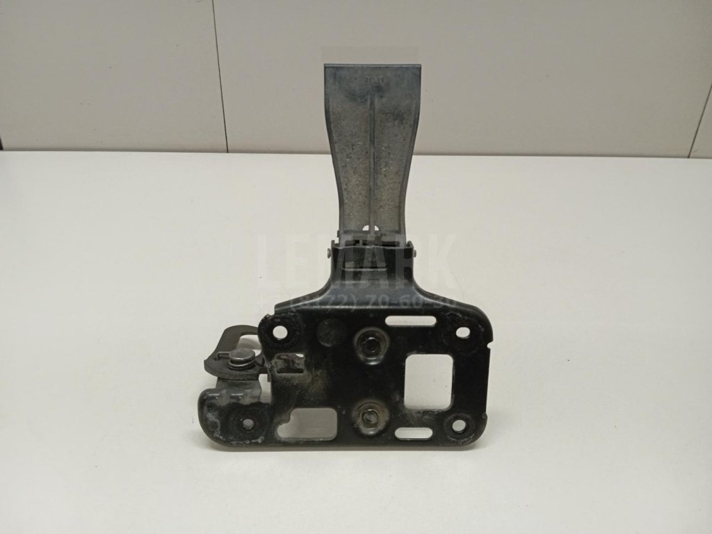 Крючок капота